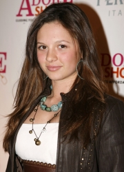 Photos de Mackenzie Rosman - All The Things We Adore  Fashion Show - 4